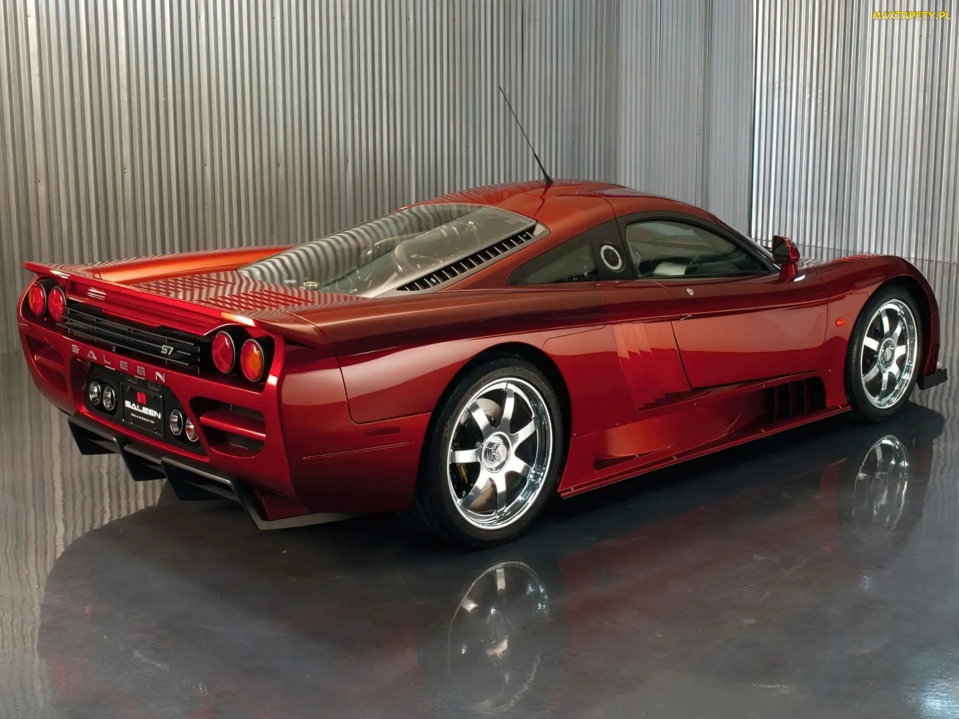 Saleen S7, Paliwa, Wlew