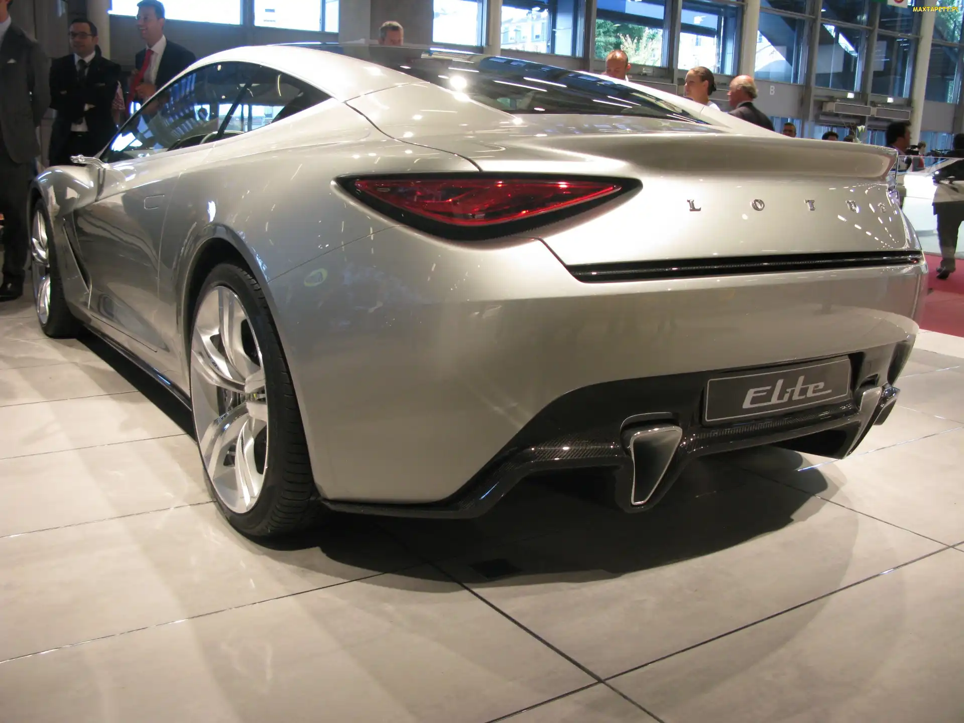 Nowy, Lotus Elite, Prezentacja
