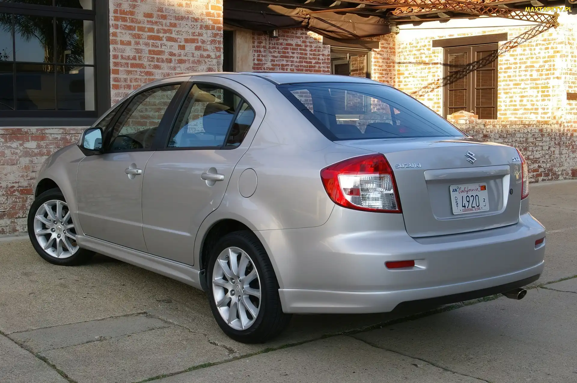 Suzuki SX4, Bagażnika, Klapa