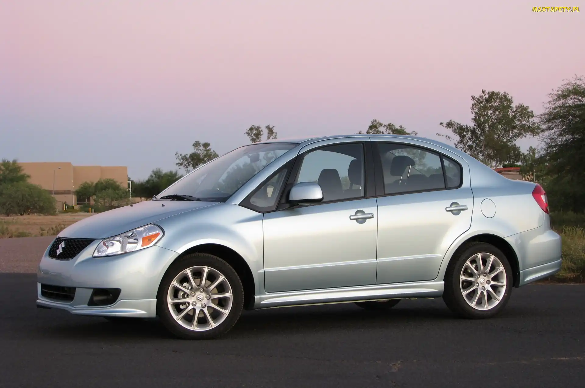 Lewa, Sedan, Suzuki SX4, Strona