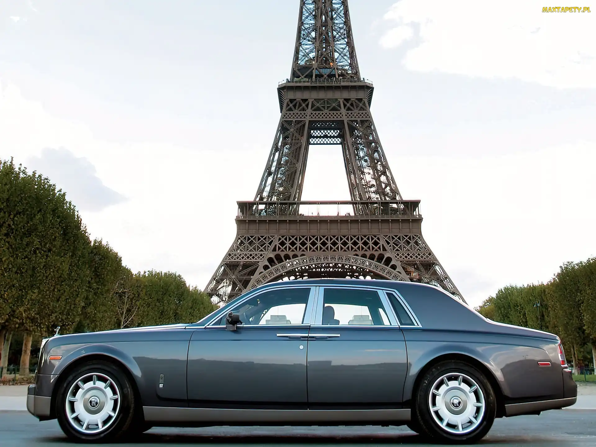 wieża eiffla, Rolls-Royce