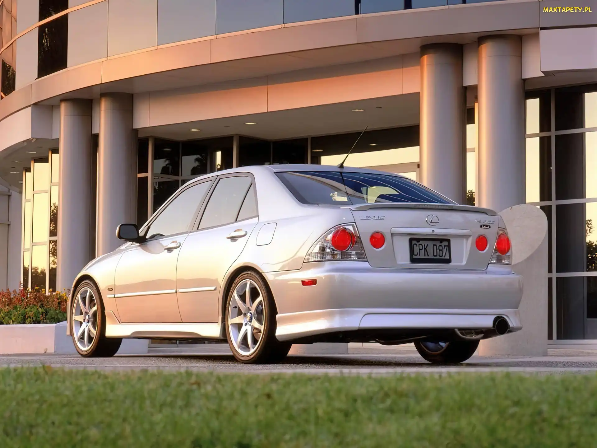 Lexus IS, Srebrny