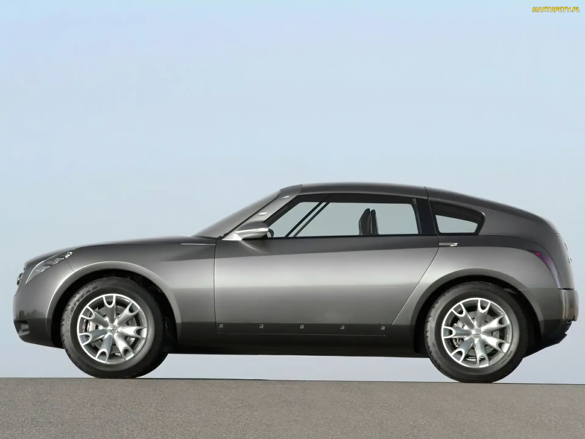 Infiniti Triant, Lewy Profil