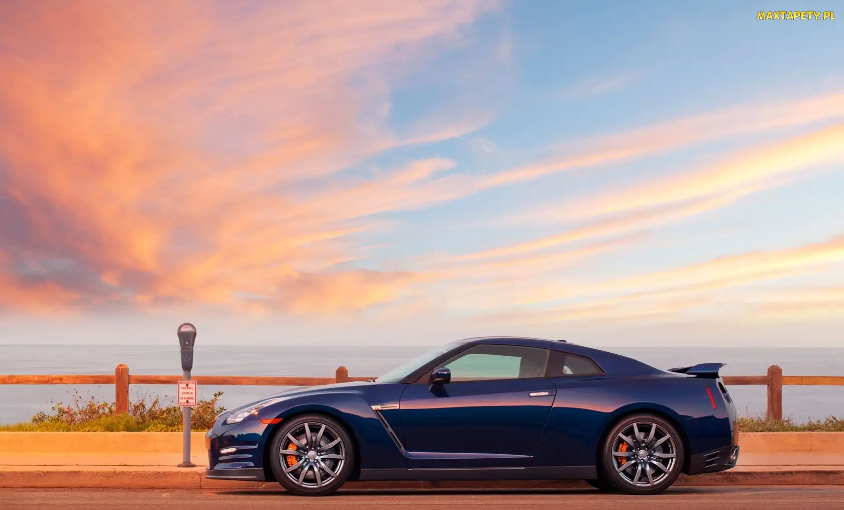Nissan GTR, Granatowy