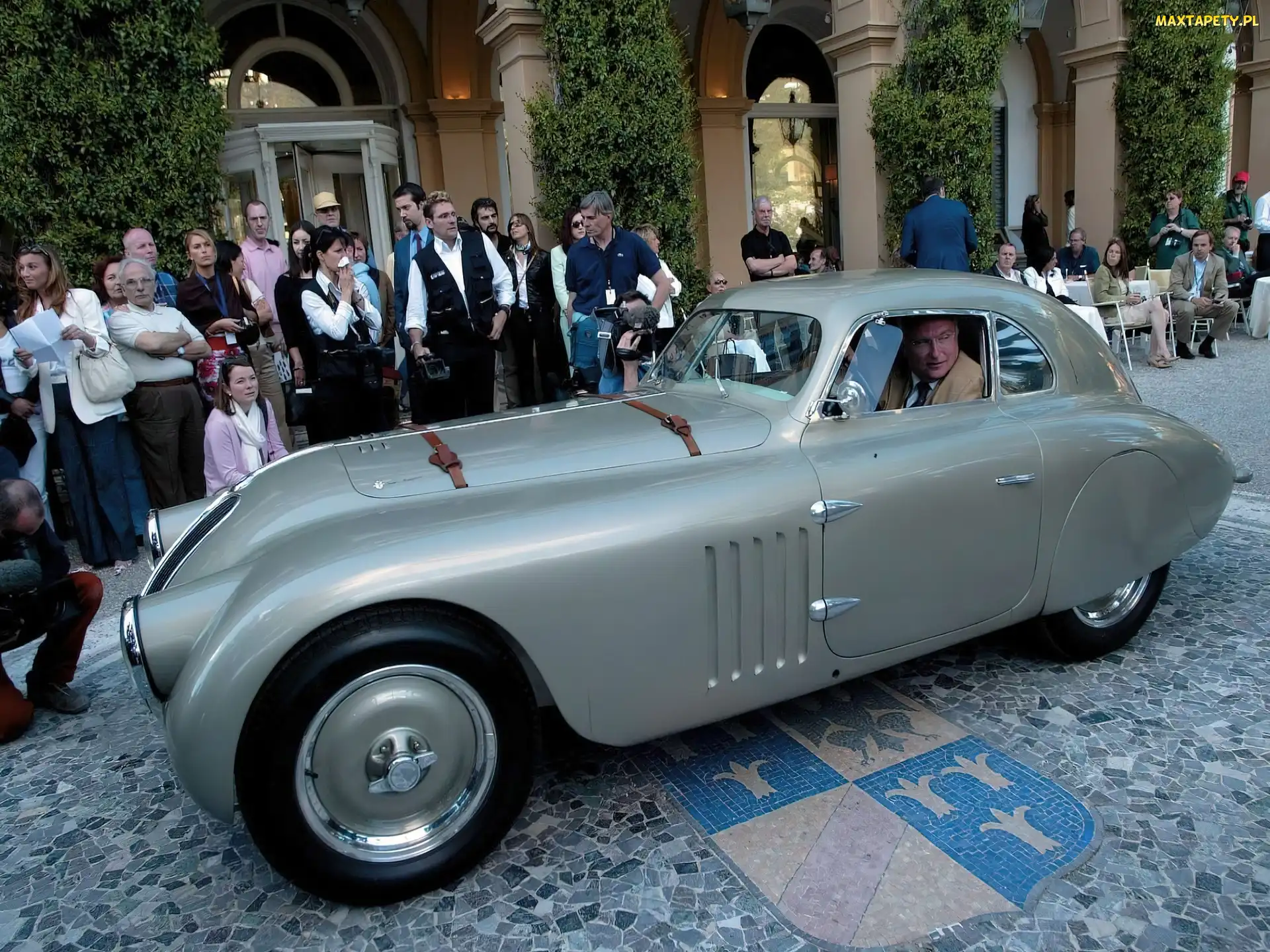 BMW, Prezentacja, 328