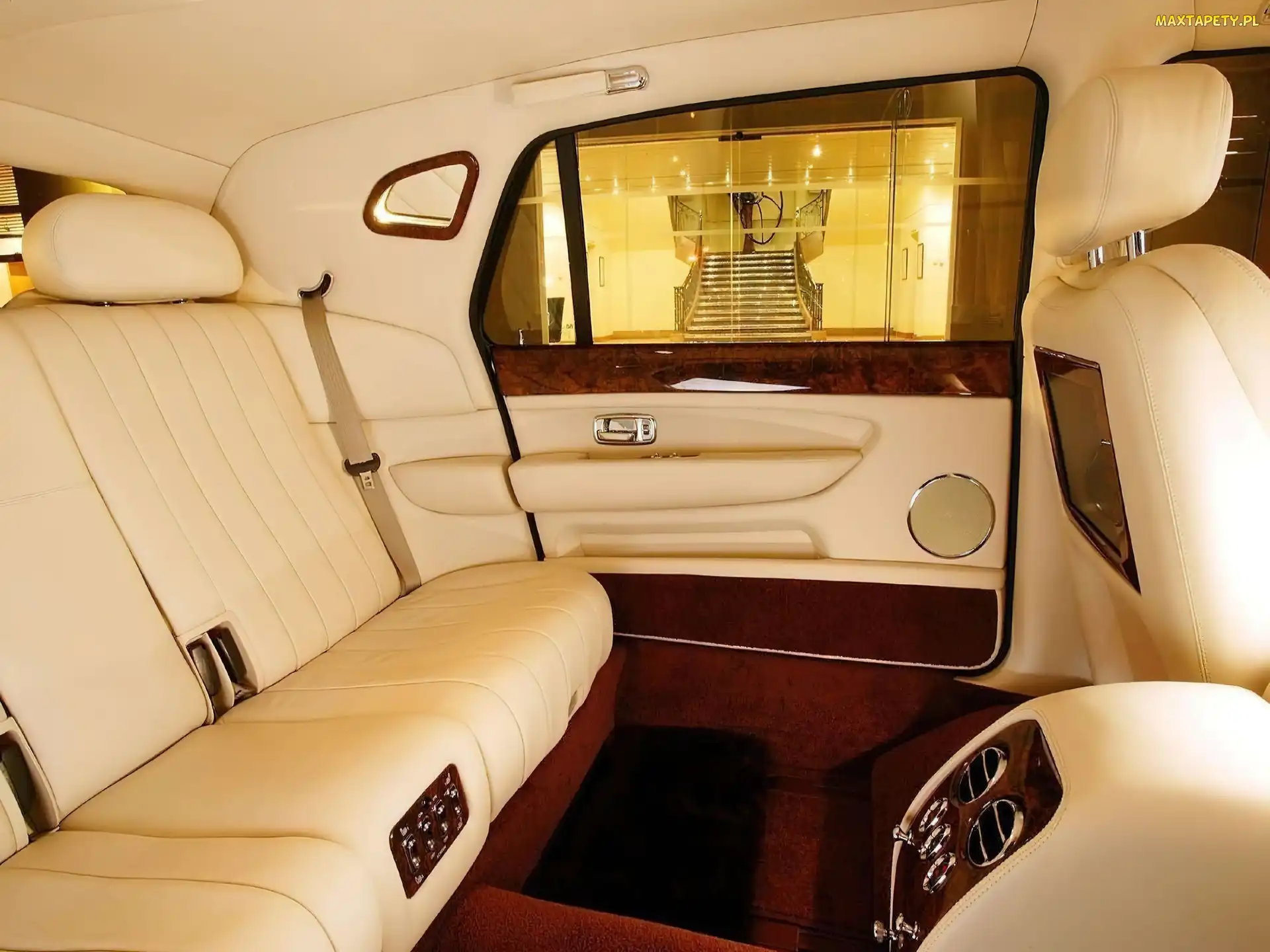 Bentley Arnage, Kanapa, Tylna