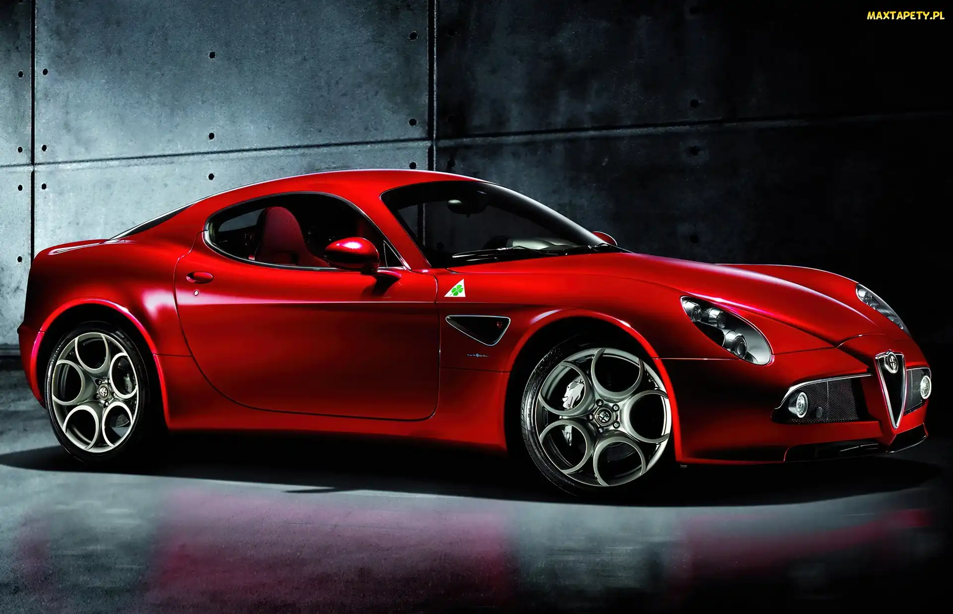 Czerwona, Alfa Romeo 8C